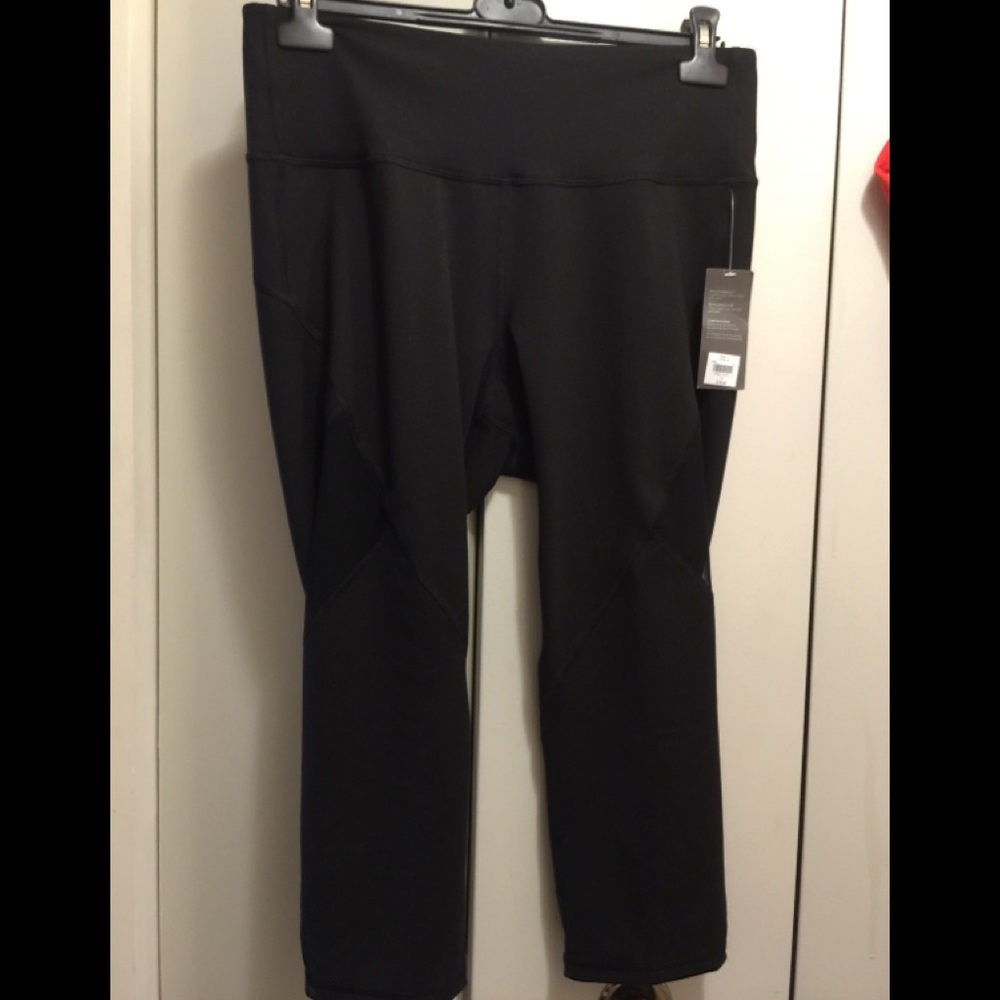 Old Navy ActiveWear High Rise Fitted Crop Pants